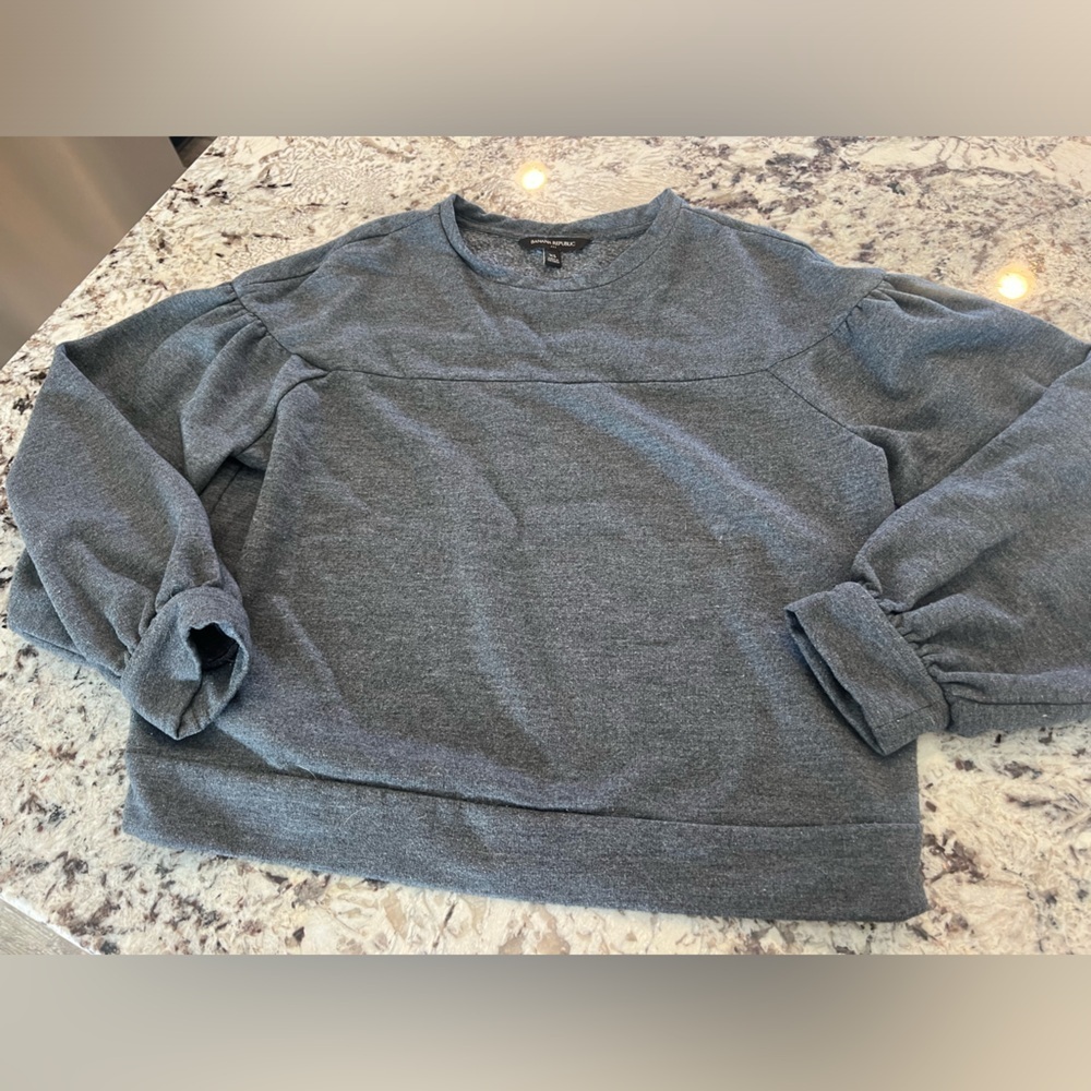 Adorable puff sleeve‎ XS Banana Republic sweater